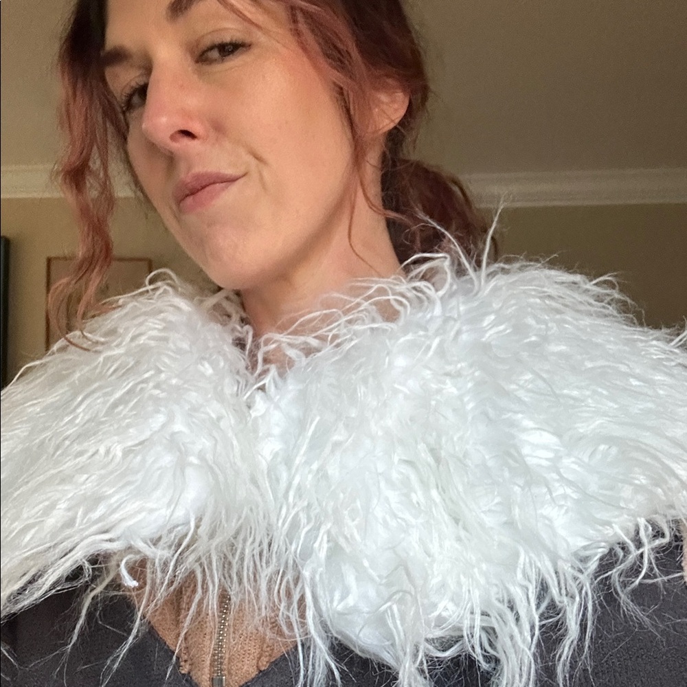 White Faux Fur Collar Accessory